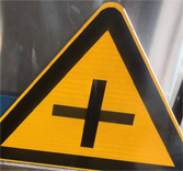 �����־��